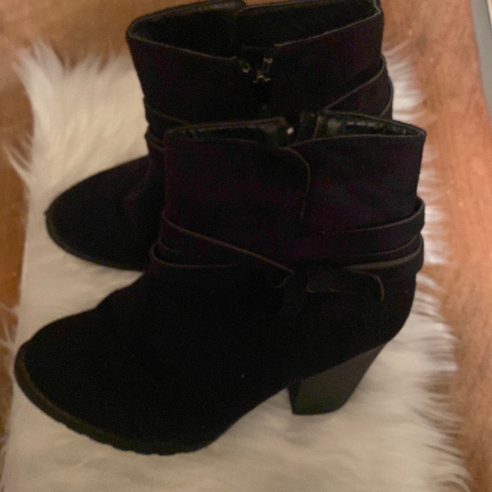 ** closet clean out ** Black booties by ETC